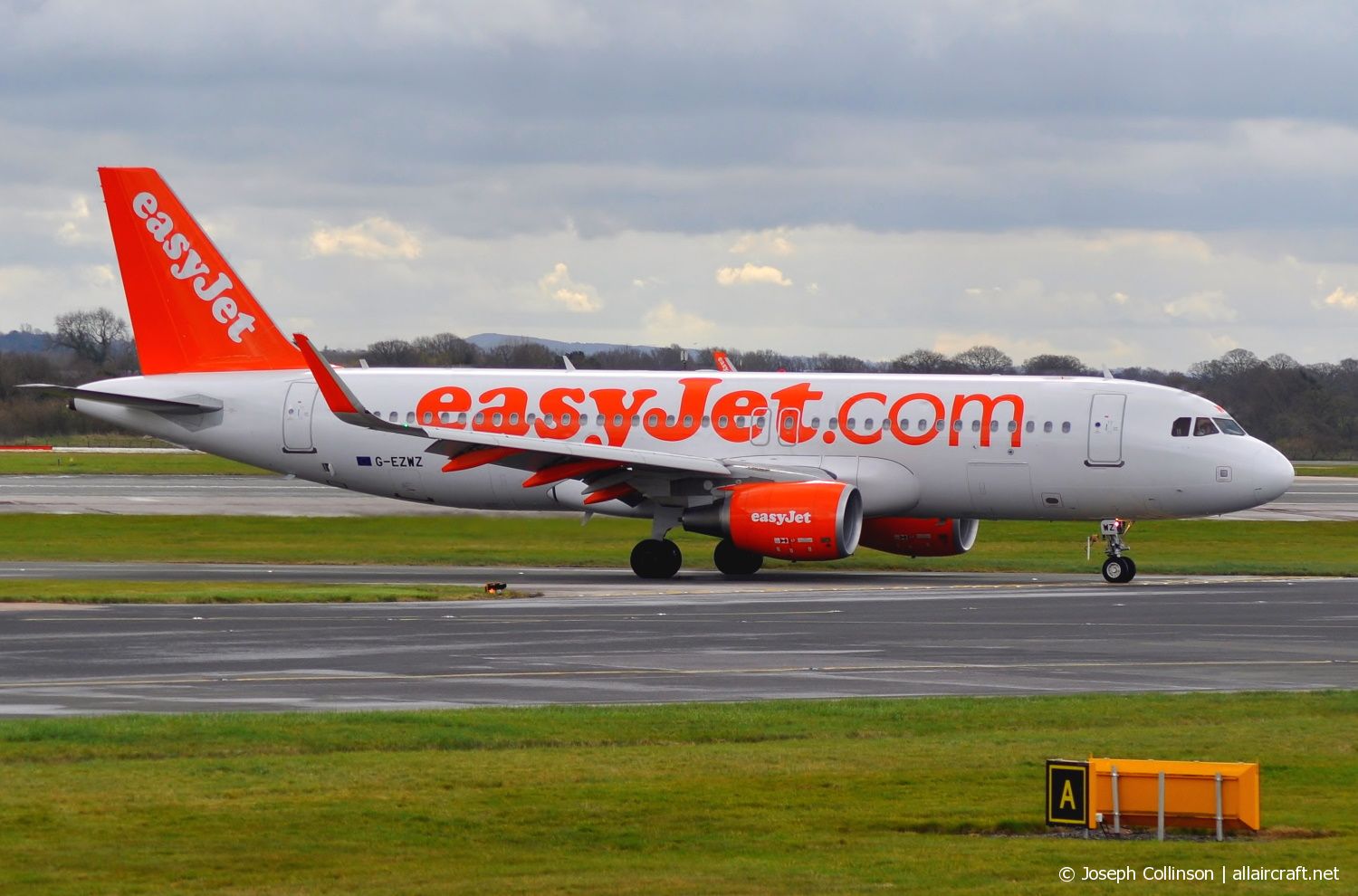 G-EZWZ (6353) 2014 Airbus A320-214(WL)