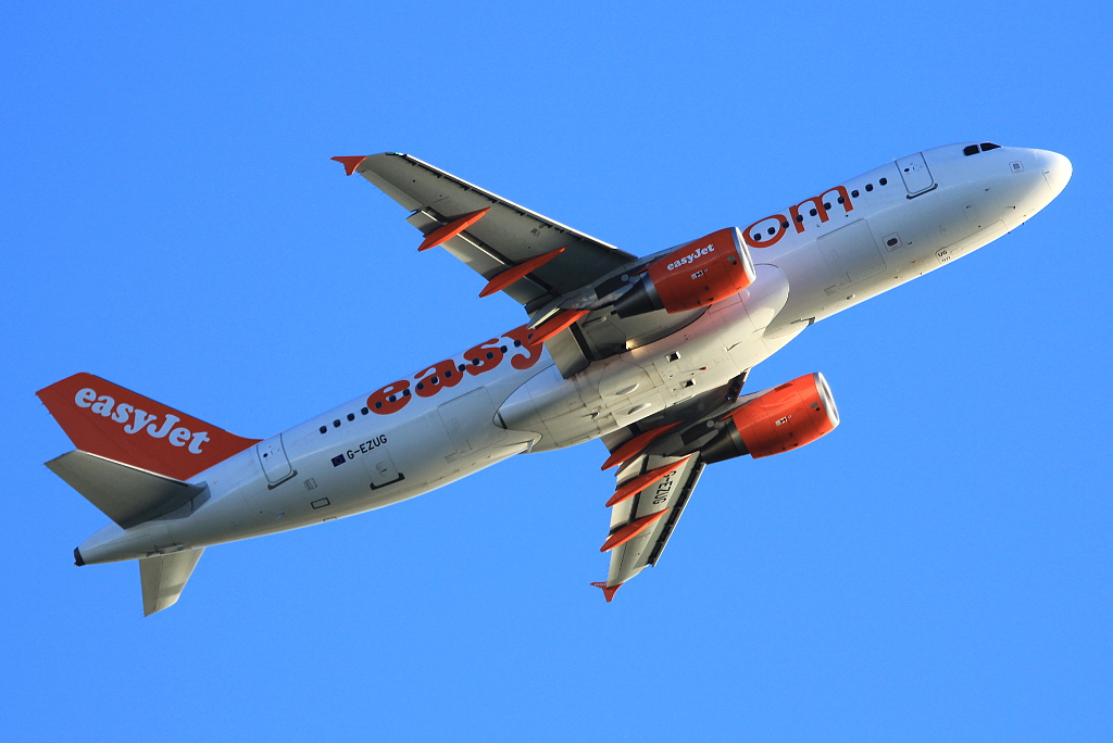G-EZUG (4680) 2011 Airbus A320-214