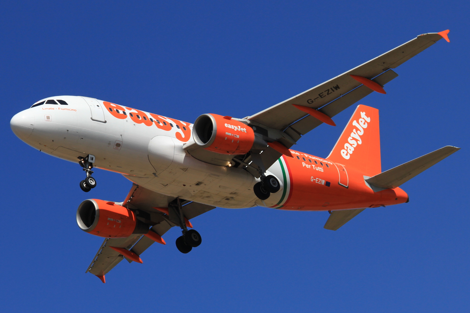 G-EZIW (2578) 2005 Airbus A319-111