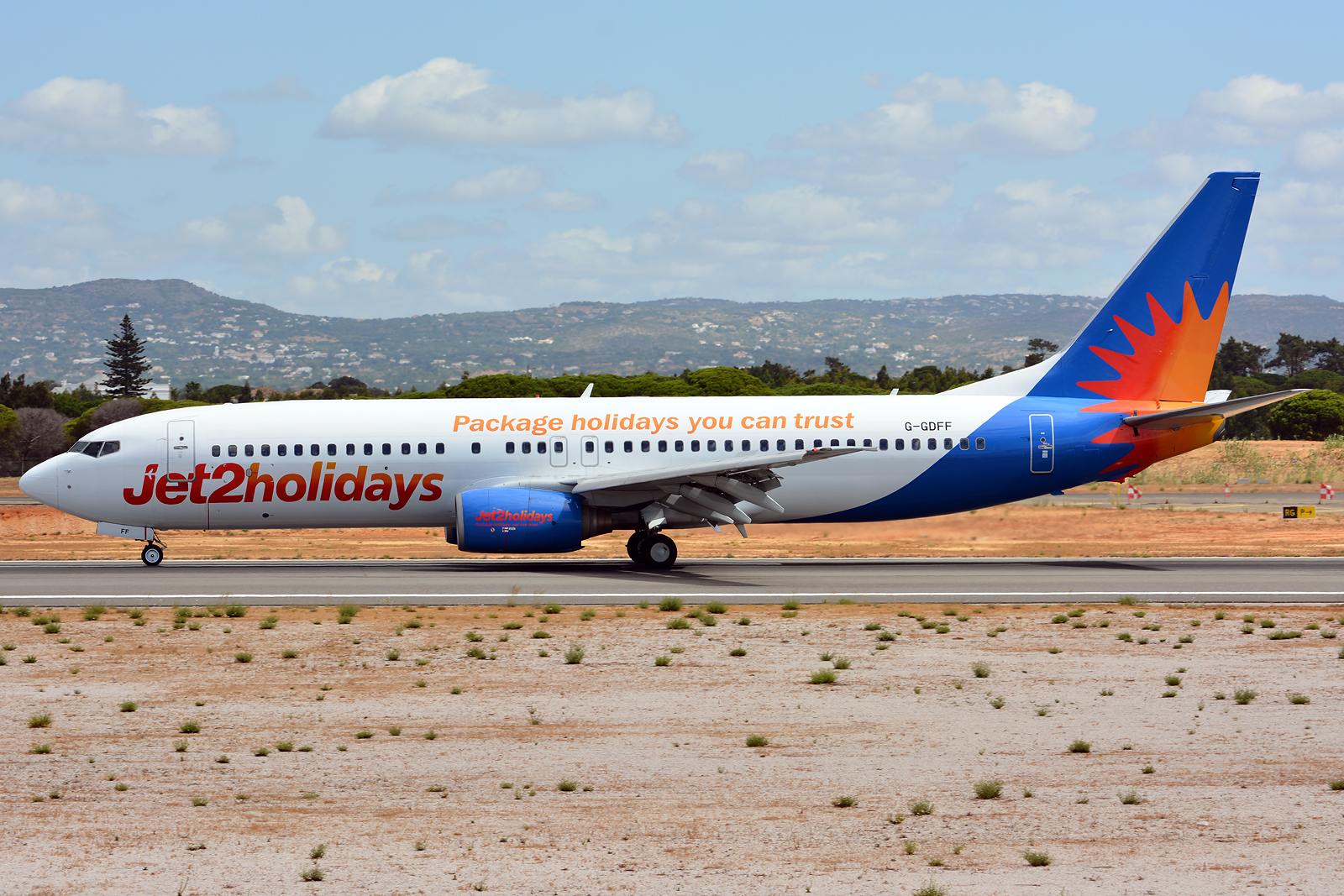 G-GDFF · Boeing 737-85P · (FAO / LPFR)