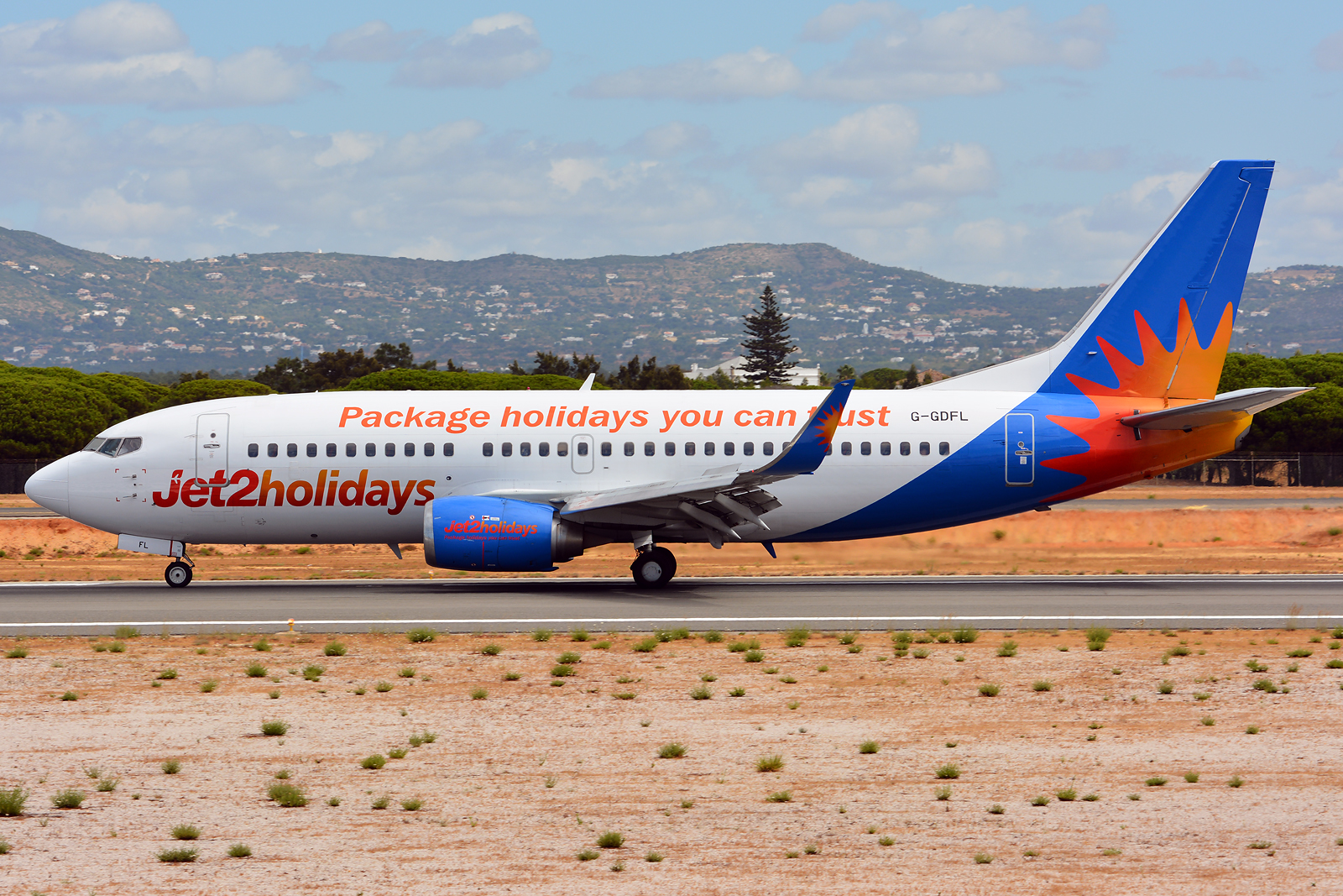 G-GDFL (28568) 1998 Boeing 737-36N(WL)