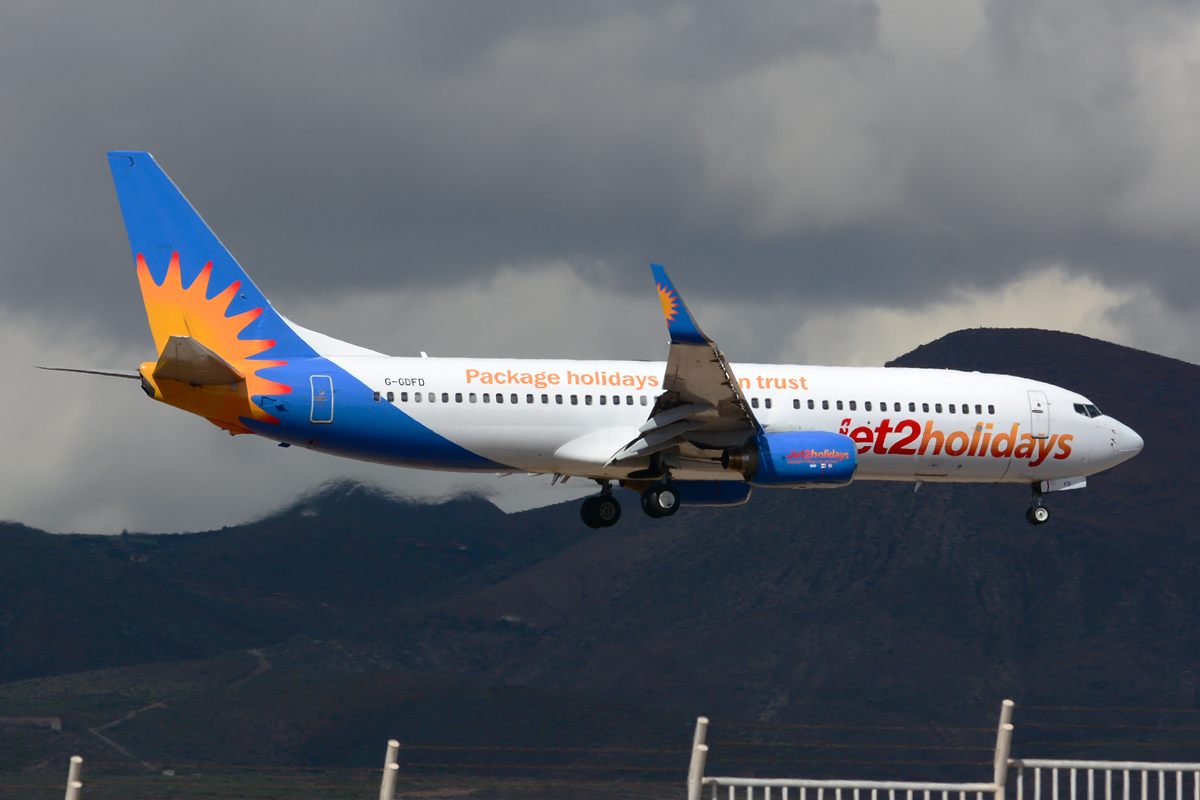 G-GDFD (27982) 1997 Boeing 737-8K5(WL)