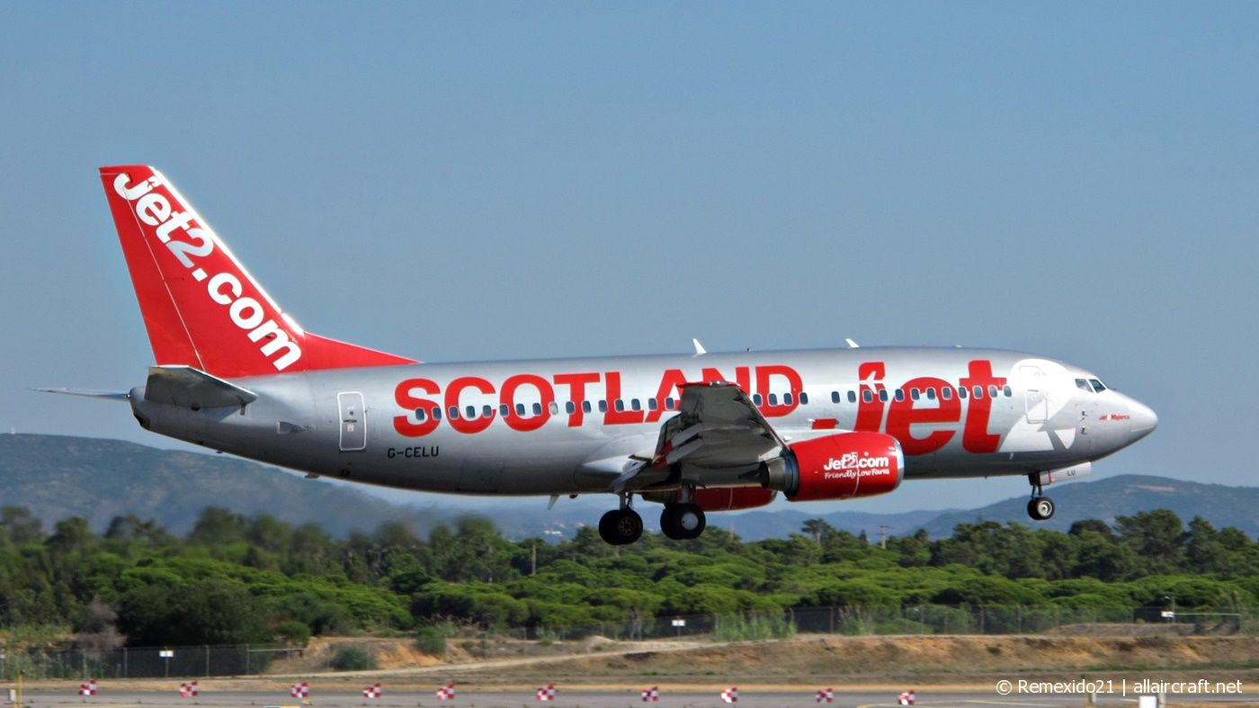G-CELC (23831) 1987 Boeing 737-33A