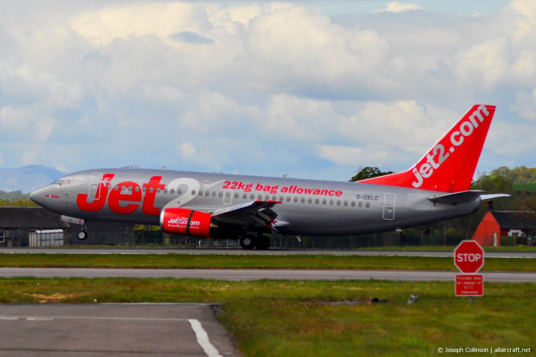 G-CELC (23831) 1987 Boeing 737-33A