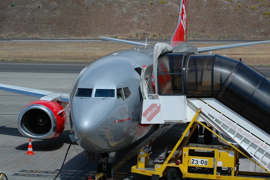 G-CELS (23660) 1986 Boeing 737-377