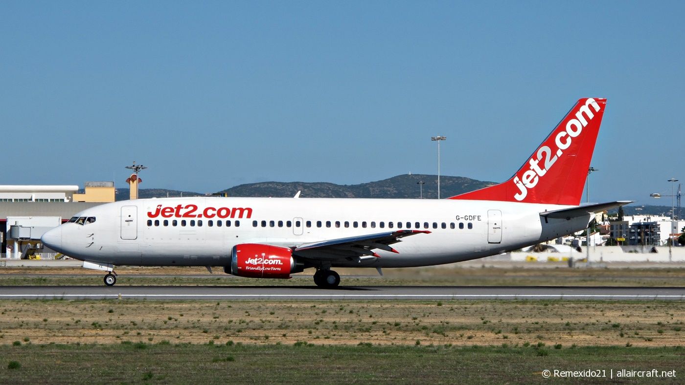 G-GDFE (24131) 1988 Boeing 737-3Q8(QC)