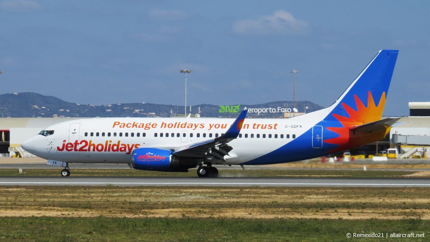 G-GDFK (28572) 1998 Boeing 737-36N(WL)