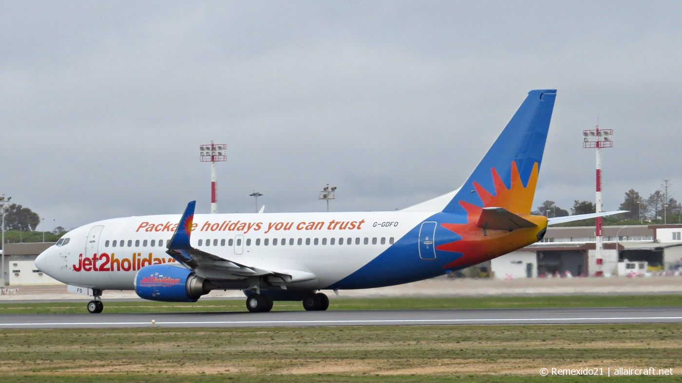 G-GDFO (28740) 1998 Boeing 737-3U3(WL)