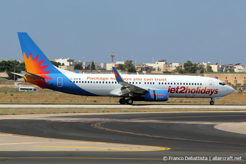G-GDFW (27986) 2000 Boeing 737-8K5(WL)
