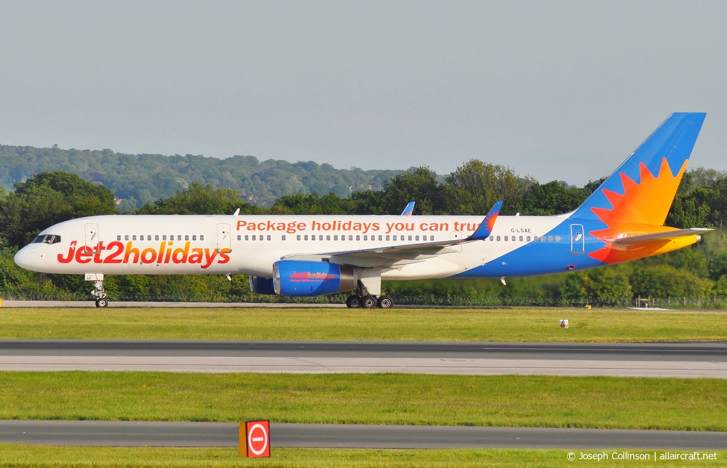 G-LSAE (24135) 1988 Boeing 757-27B(WL)