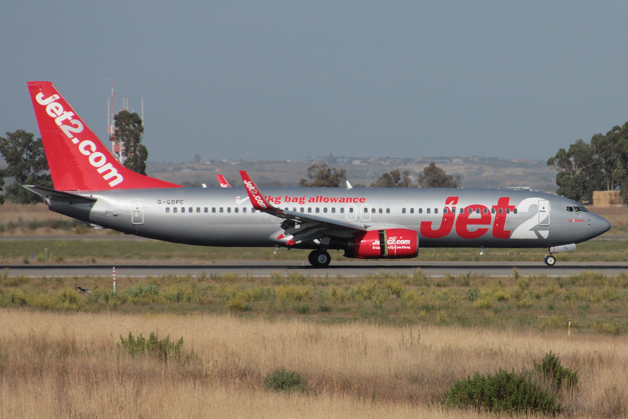 G-GDFC (28375) 1998 Boeing 737-8K2(WL)