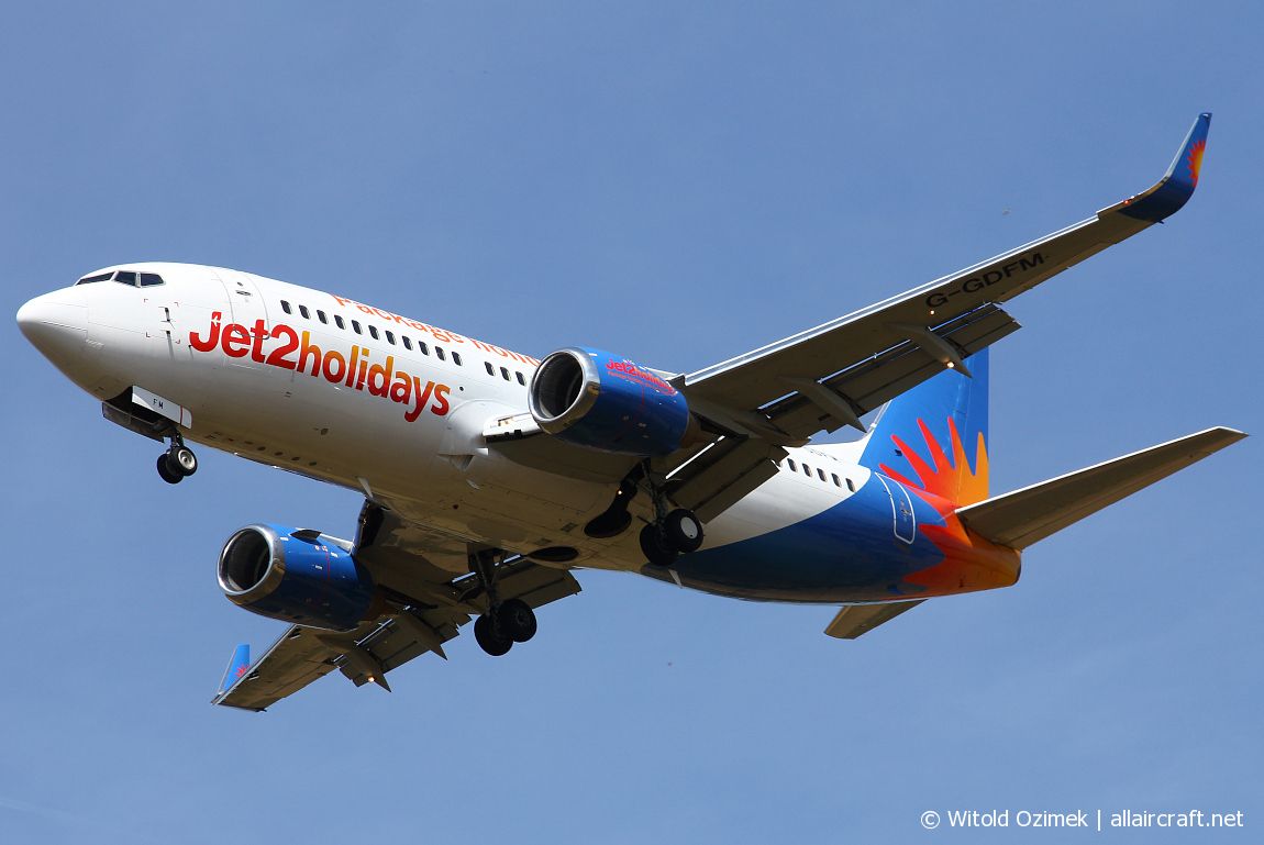 G-GDFM (28586) 1998 Boeing 737-36N(WL)