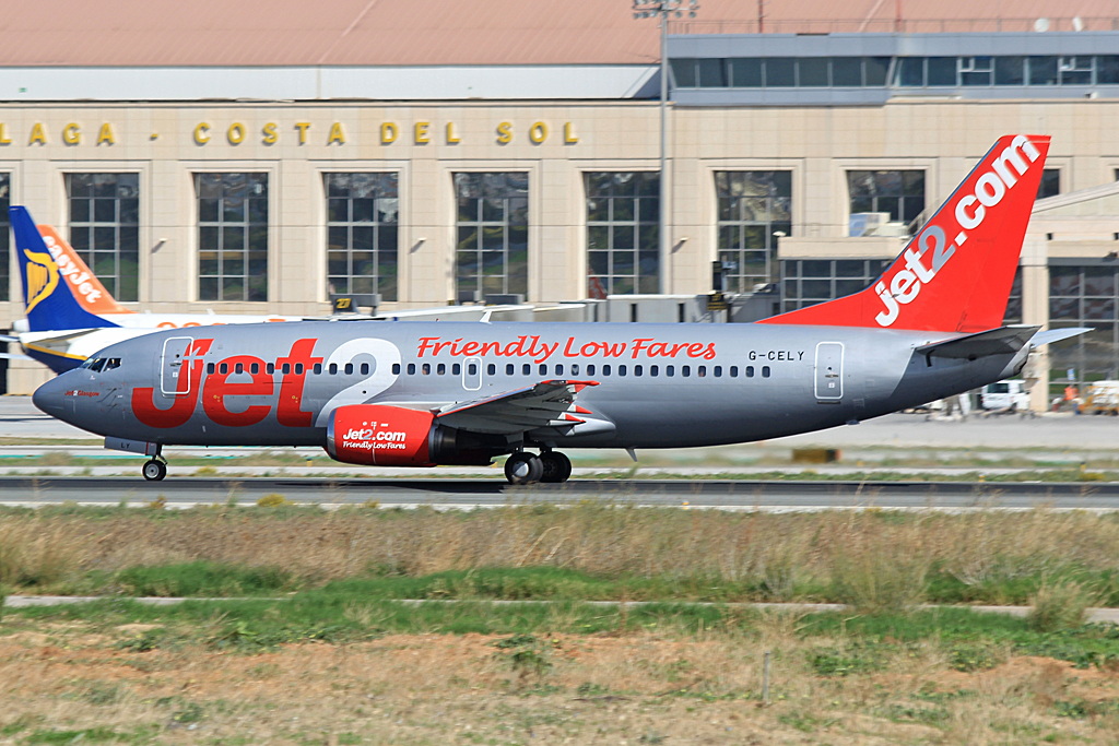 G-CELY (23662) 1986 Boeing 737-377 QC