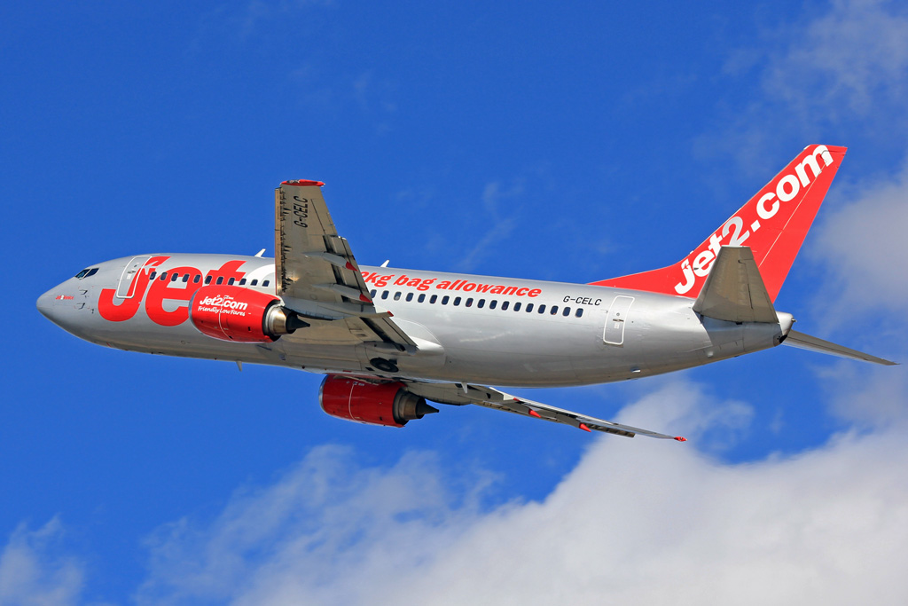 G-CELC (23831) 1987 Boeing 737-33A
