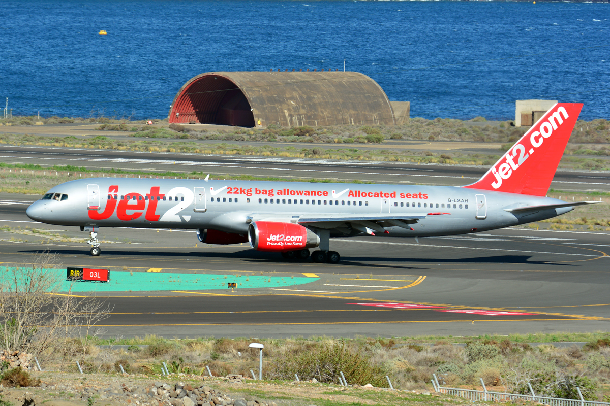 G-LSAH (24015) 1987 Boeing 757-21B
