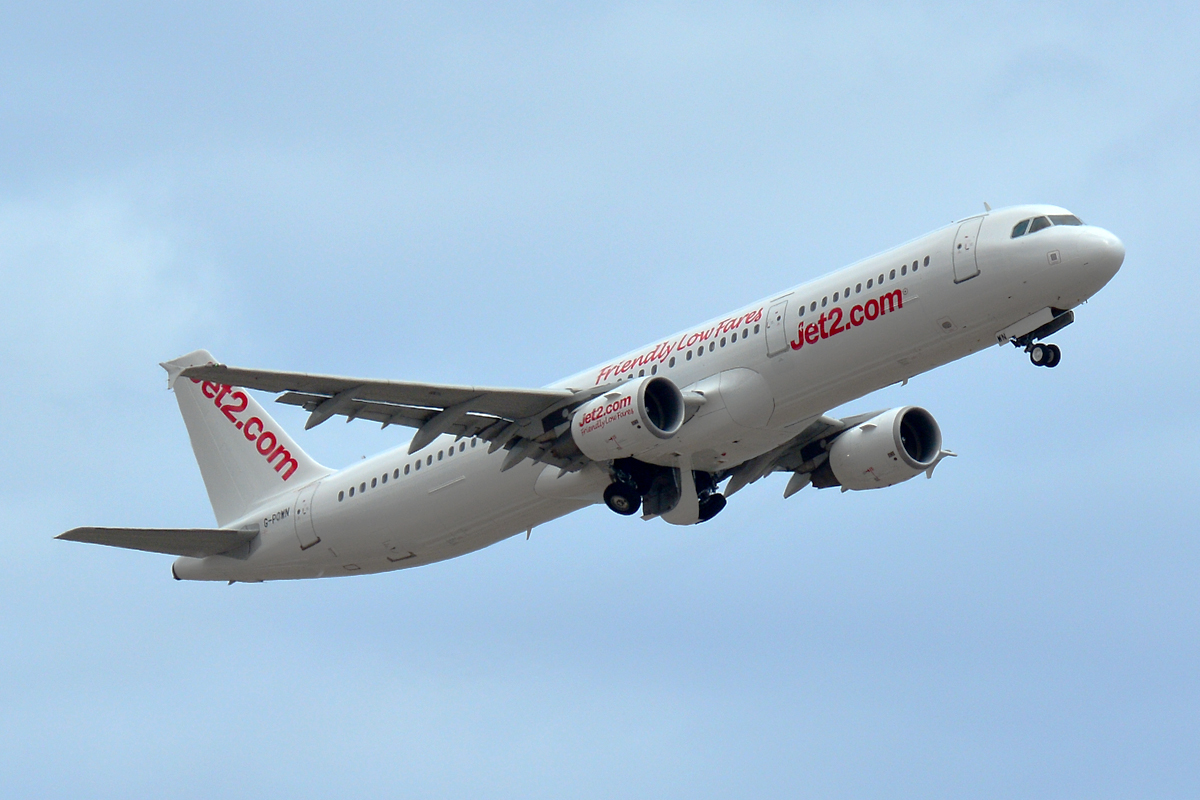 G-POWN (3830) 2009 Airbus A321-211