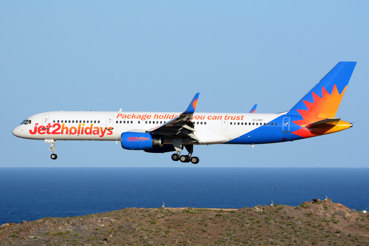 G-LSAC (25488) 1992 Boeing 757-23A(WL)