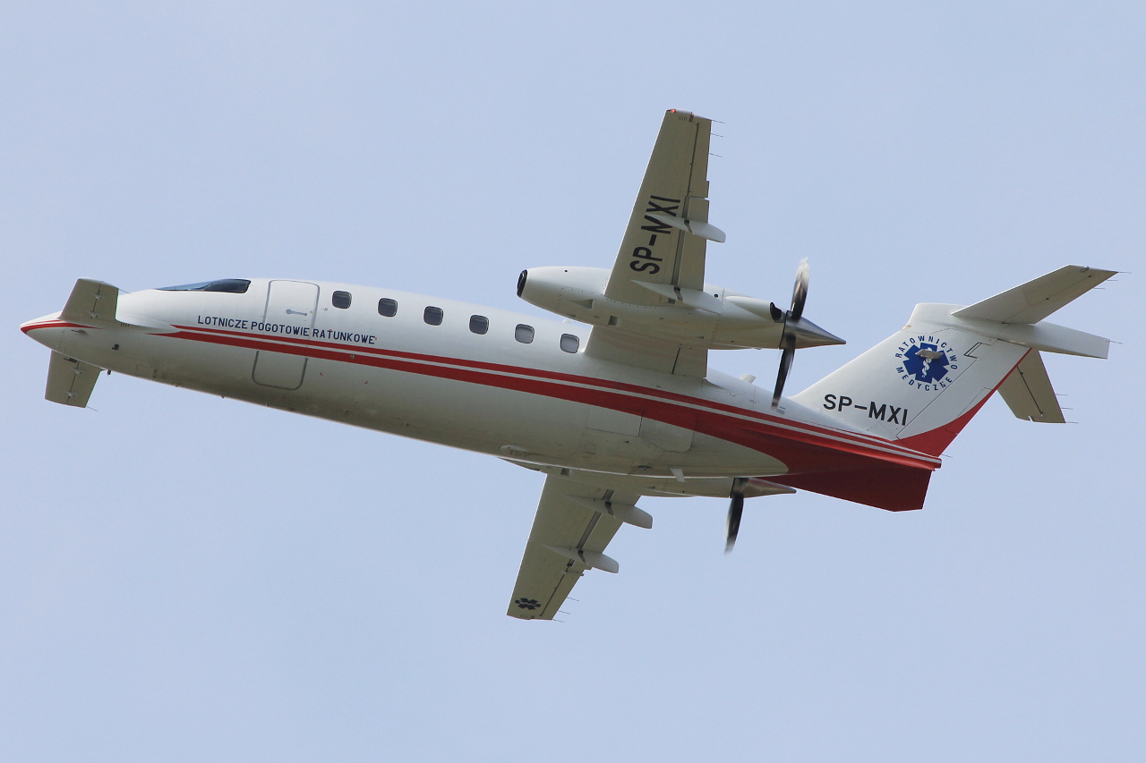 SP-MXI (1124) 2006 Piaggio P-180 Avanti II