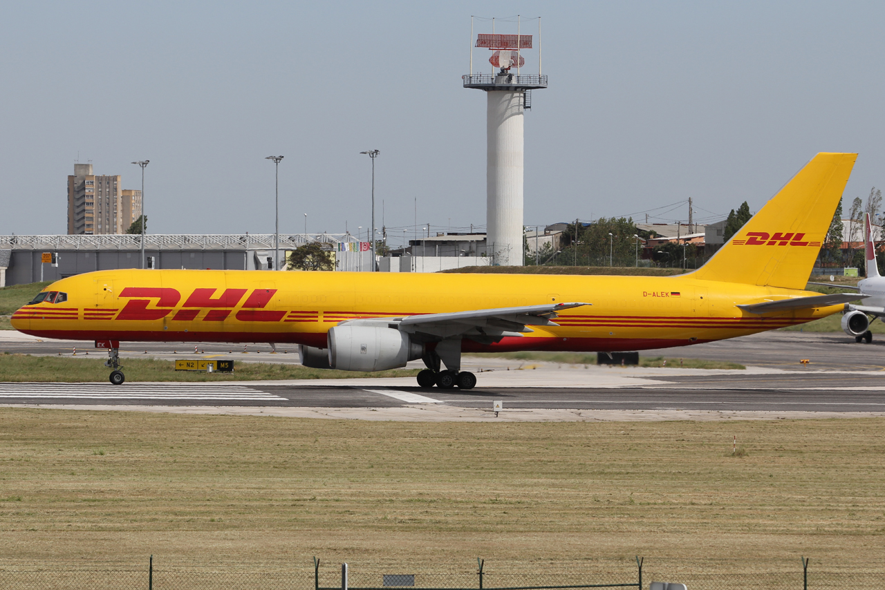 D-ALEK (23533) 1986 Boeing 757-236(SF)
