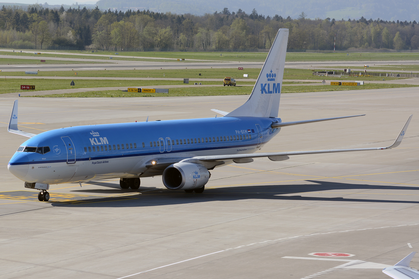 PH-BXM (30355) 2000 Boeing 737-8K2(WL)