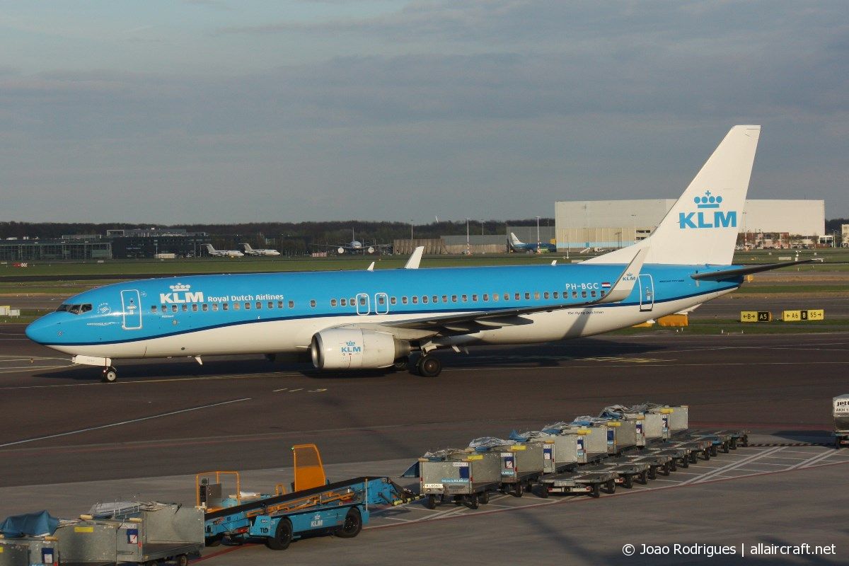 PH-BGC · Boeing 737-8K2(WL) · (AMS / EHAM)