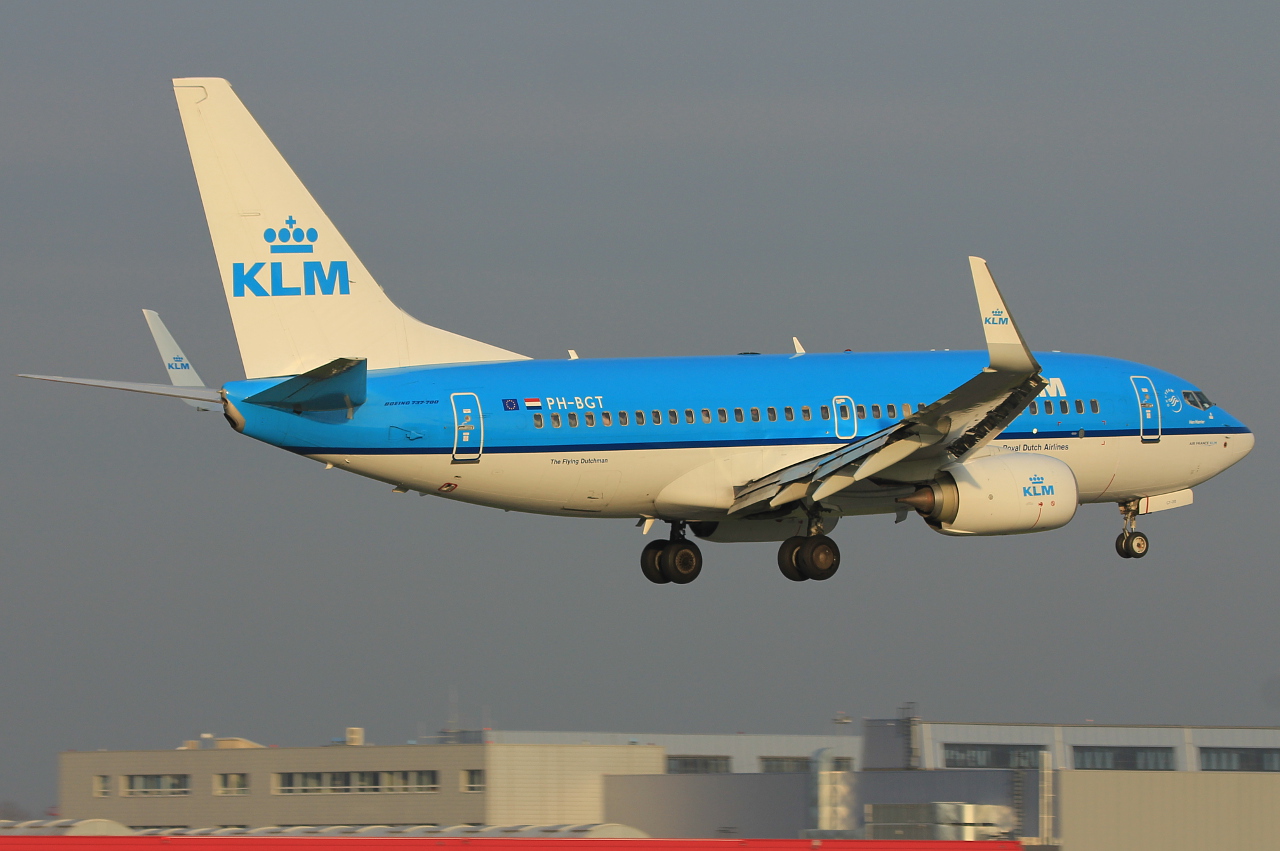 PH-BGT (38634) 2011 Boeing 737-7K2