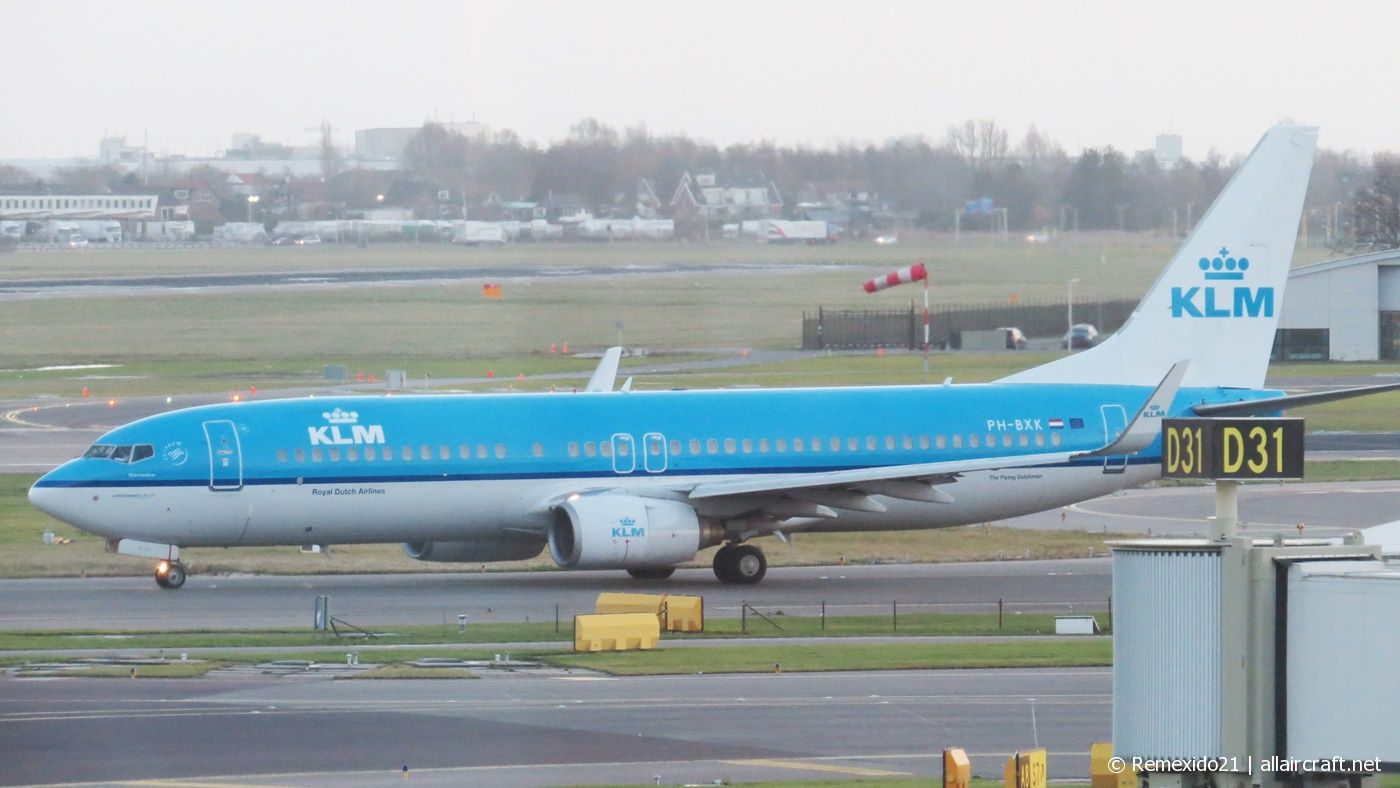 PH-BXK (29598) 2000 Boeing 737-8K2(WL)