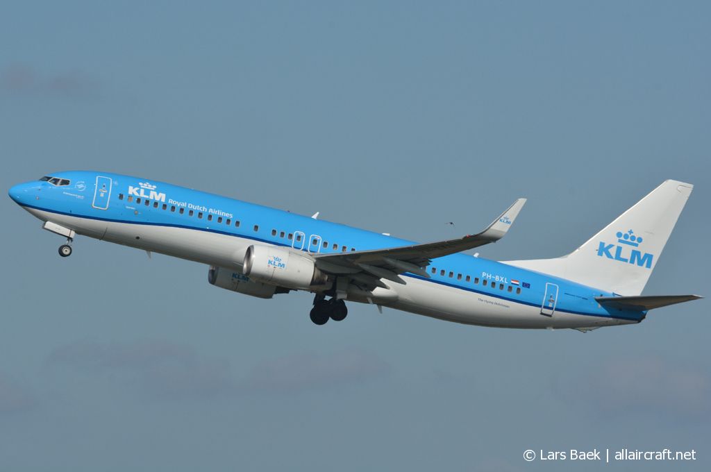 PH-BXL (30359) 2000 Boeing 737-8K2(WL)