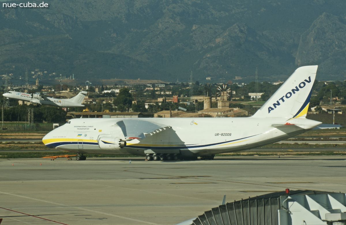 UR-82009 (19530501007) 1986 Antonov An-124-100