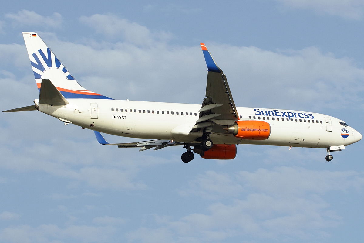 D-ASXT (35837) 2010 Boeing 737-8EH WL