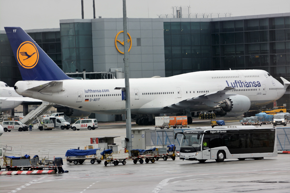 D-ABYF (37830) 1991 Boeing 747-830