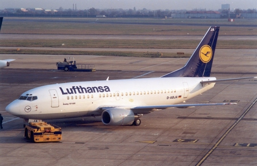 D-ABJA (25270) 1991 Boeing 737-330
