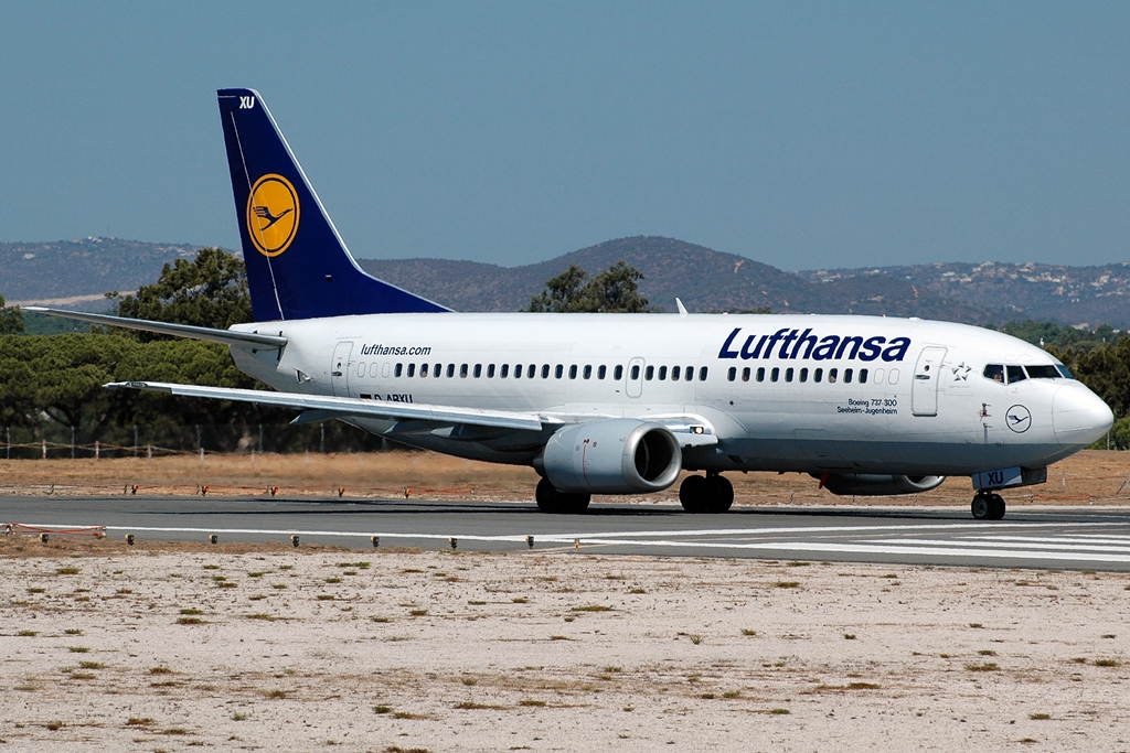 D-ABXU (24282) 1989 Boeing 737-330