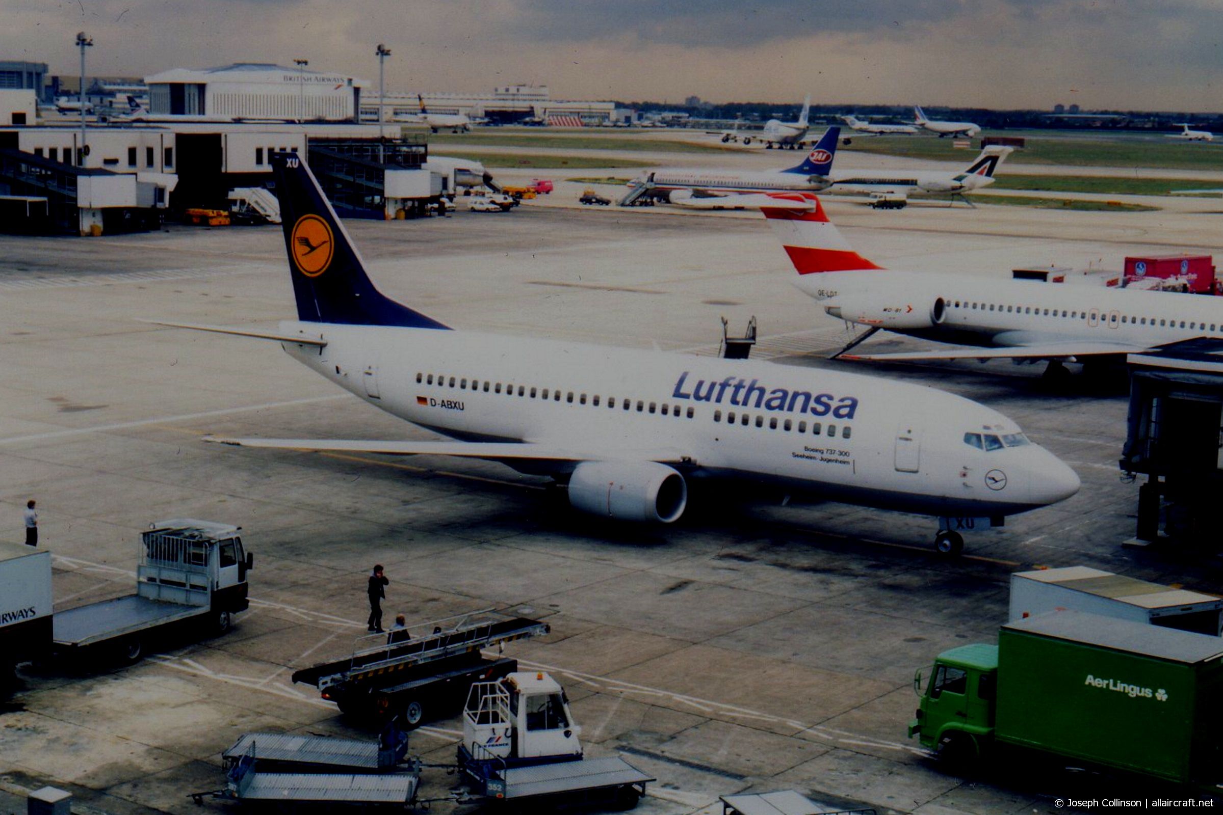 D-ABXU (24282) 1989 Boeing 737-330