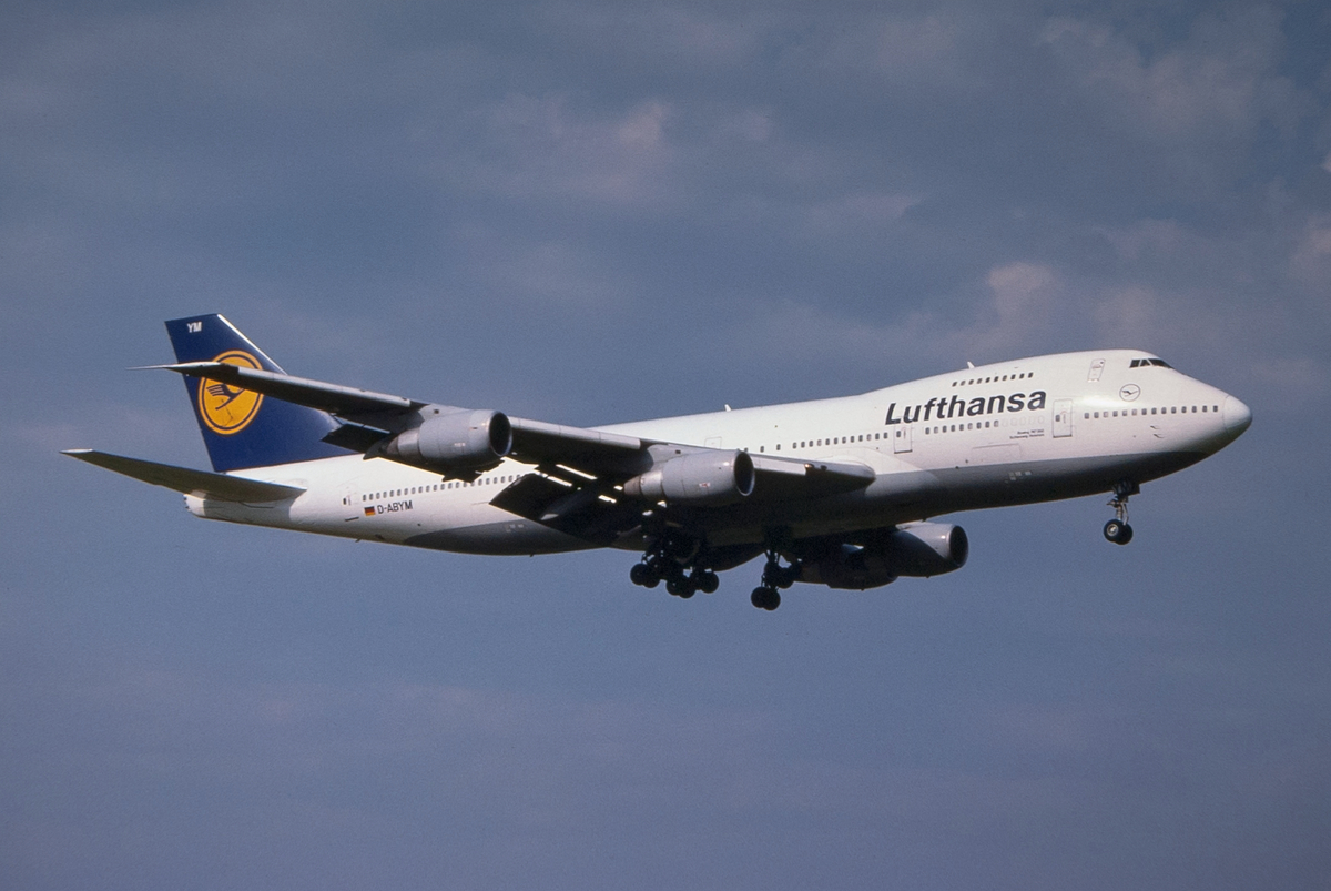 D-ABYM, (cn 21588), Boeing 747-230B