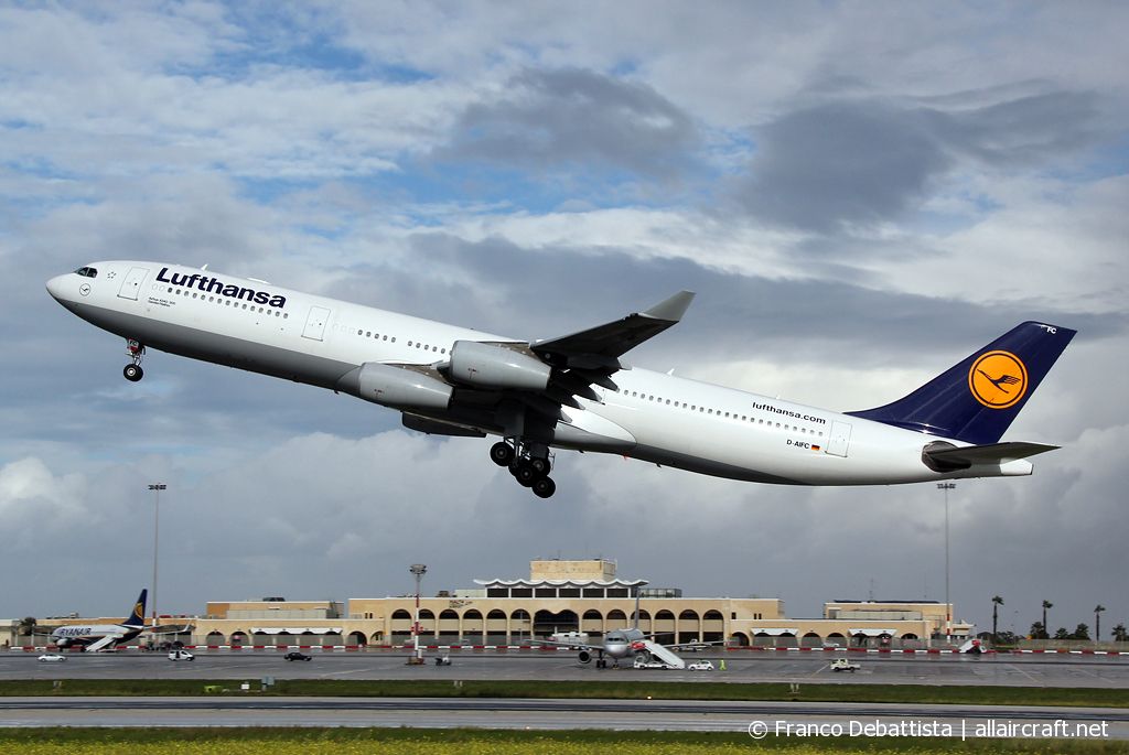 D-AIFC (379) 2000 Airbus A340-313