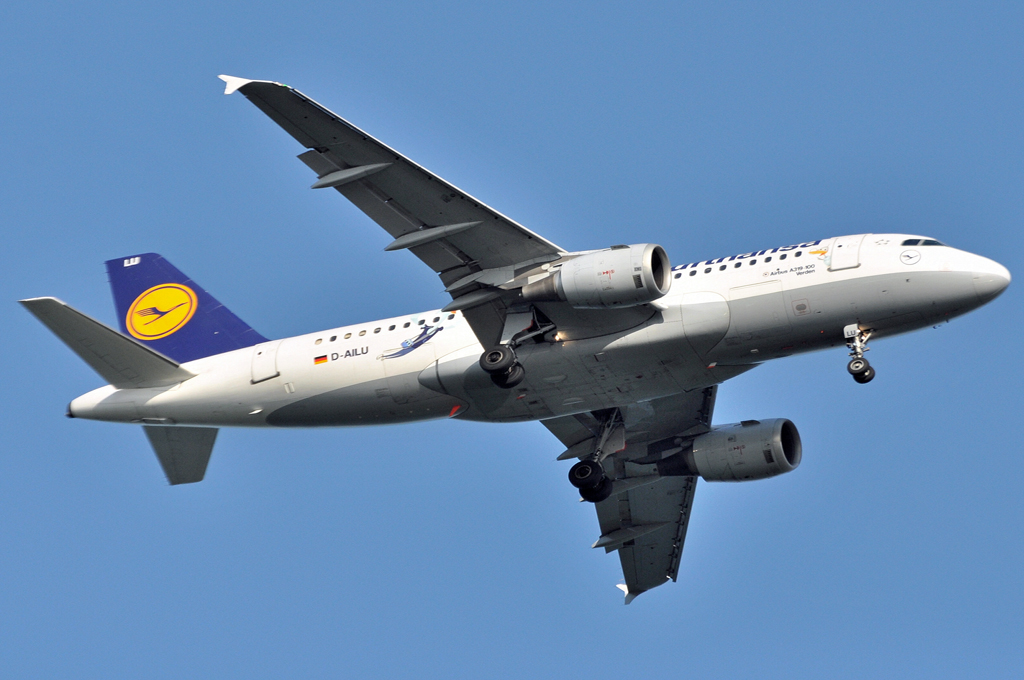D-AILU (744) 1997 Airbus A319-114