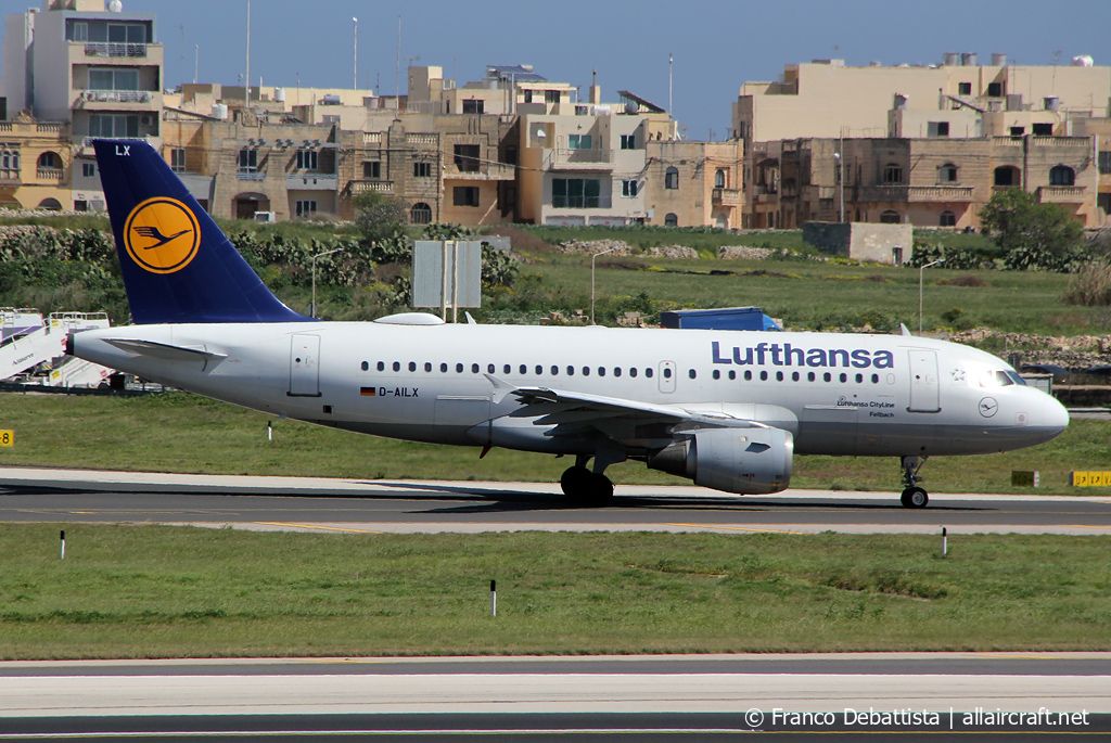 D-AILX (860) 1998 Airbus A319-114
