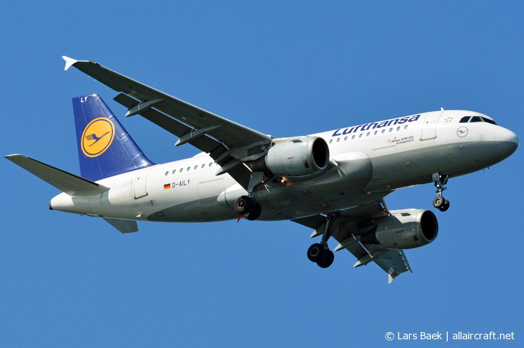 D-AILY (875) 1998 Airbus A319-114