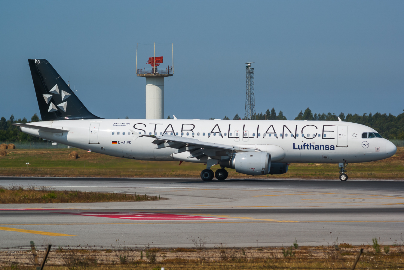 D-AIPC, (cn 071), Airbus A320-211