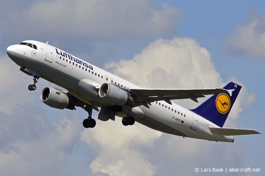 D-AIPK (093) 1989 Airbus A320-211