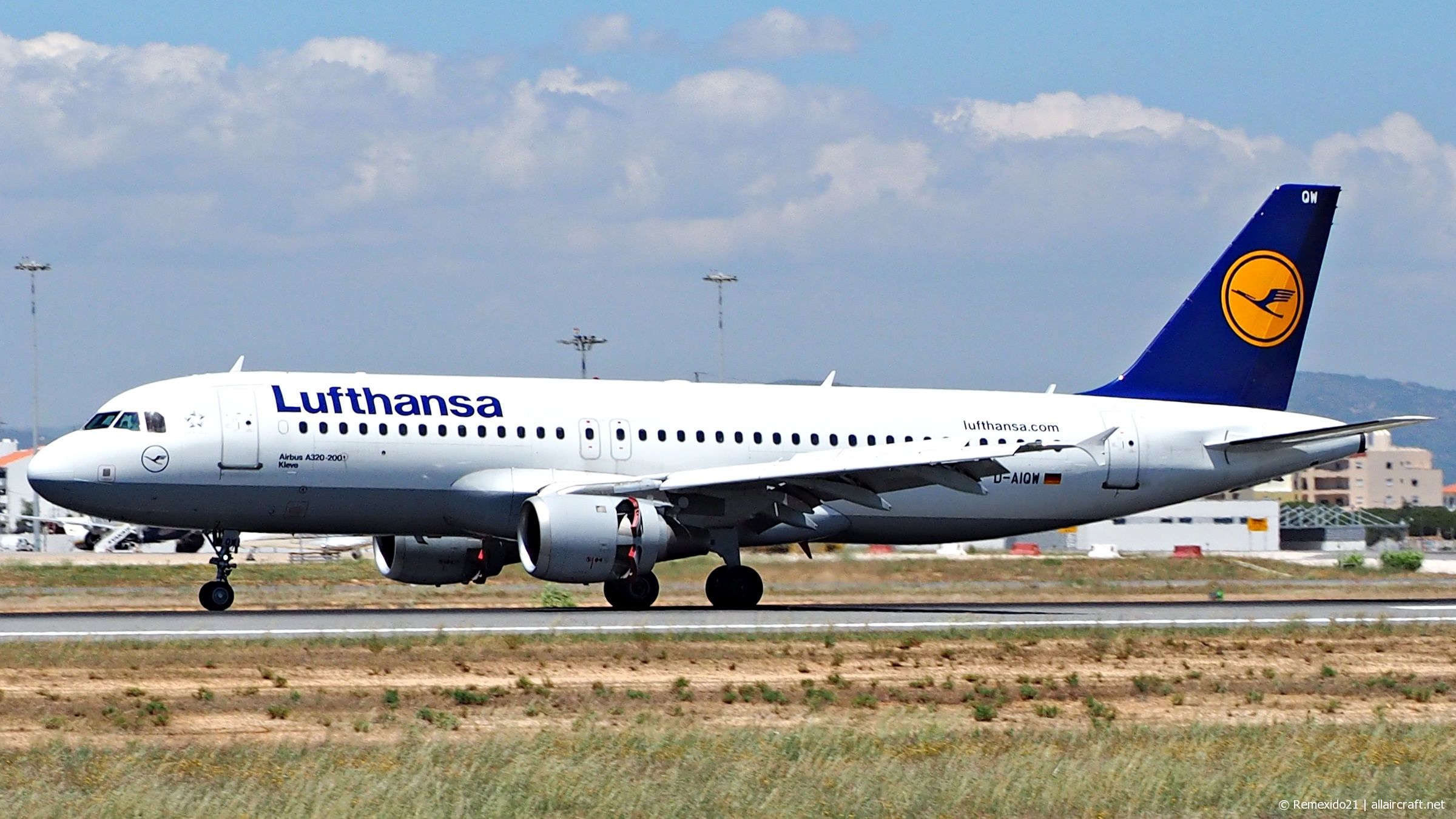 D-AIQW (1367) 2000 Airbus A320-211