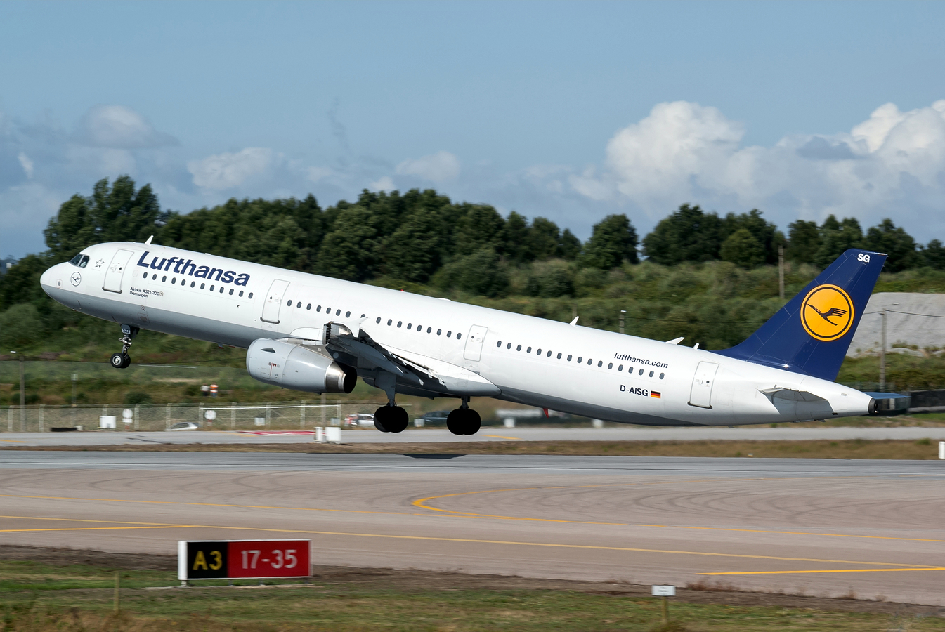 D-AISG (1273) 2000 Airbus A321-231