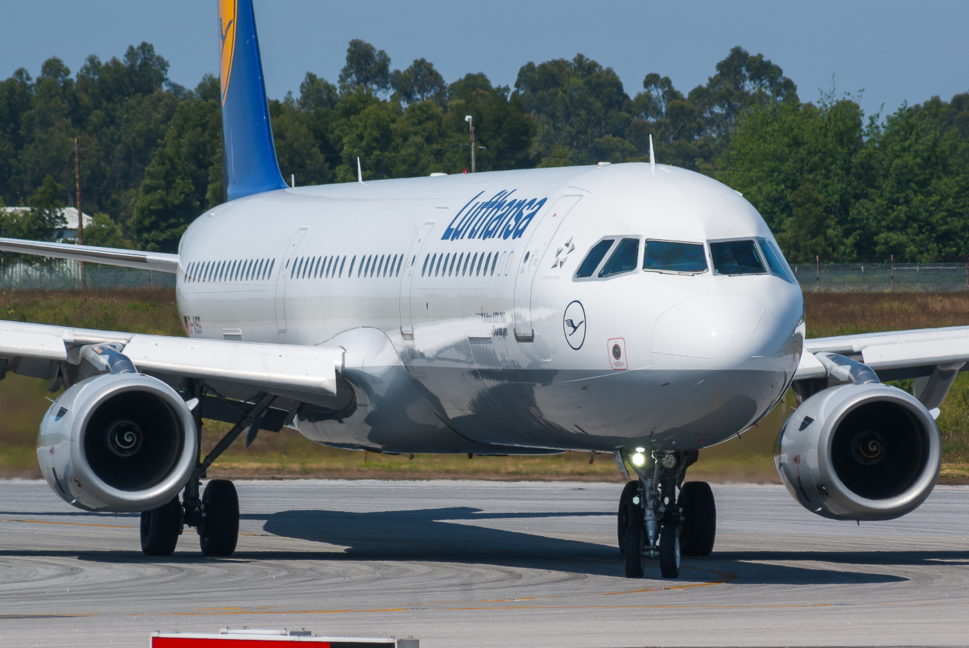 D-AISG (1273) 2000 Airbus A321-231