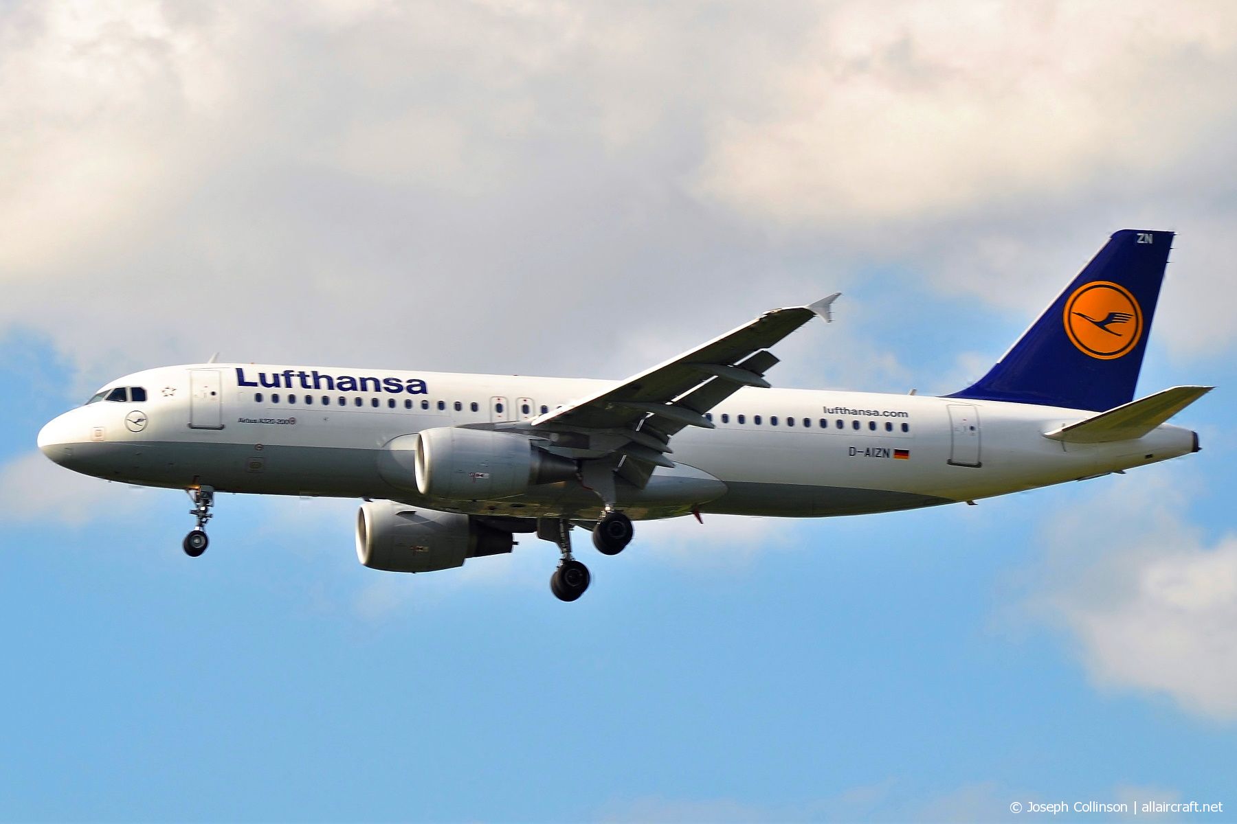 D-AIZN (5425) 2013 Airbus A320-214
