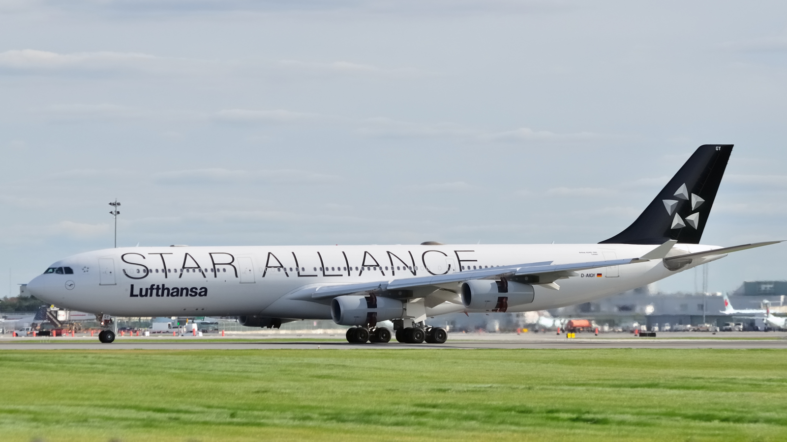 D-AIGY (335) 2000 Airbus A340-313