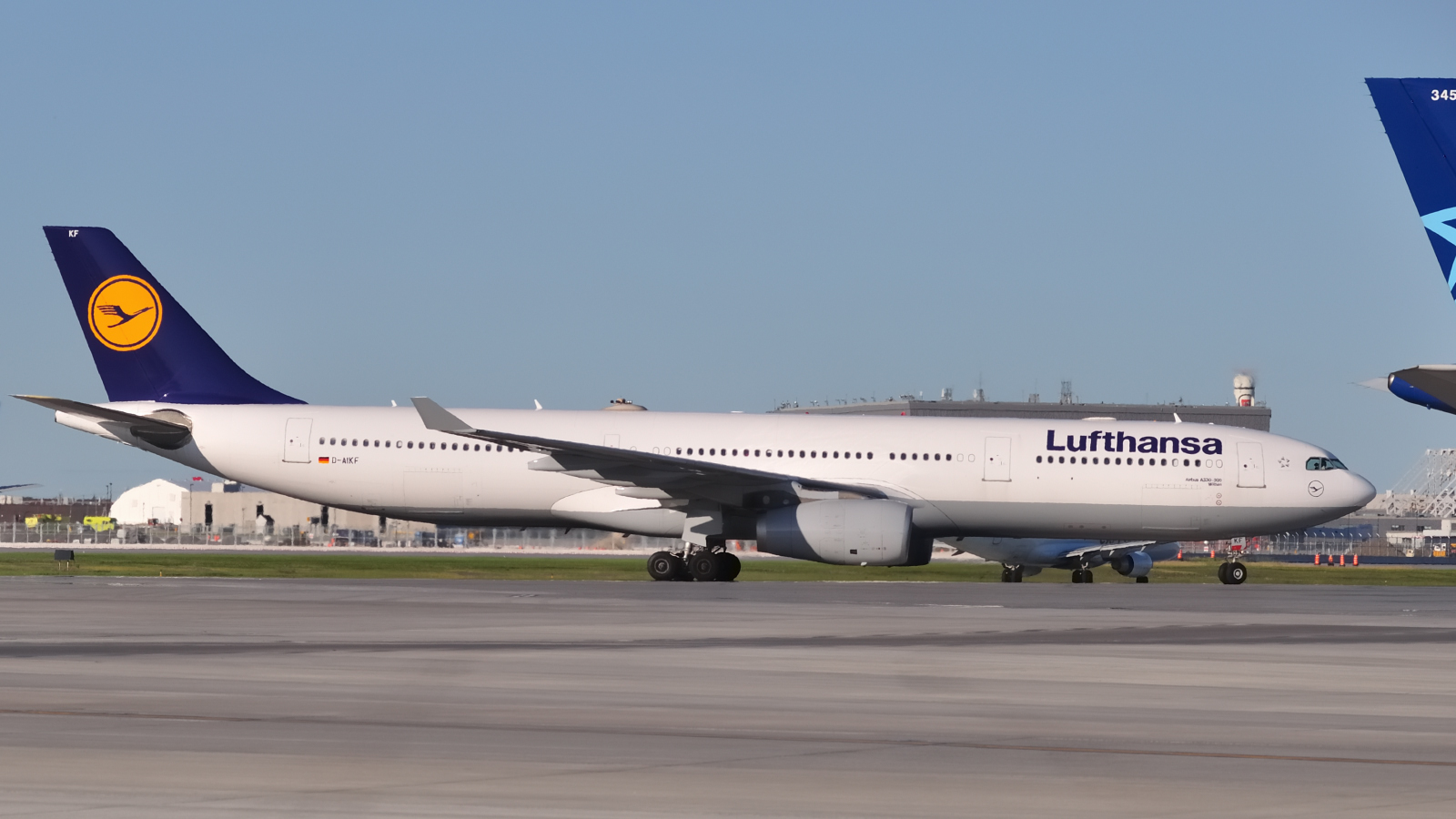 D-AIKF (642) 2004 Airbus A330-343