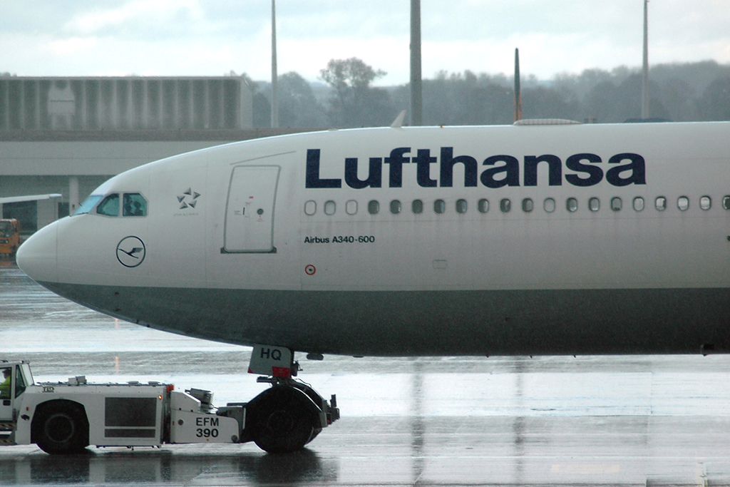 D-AIHQ (790) 2007 Airbus A340-642