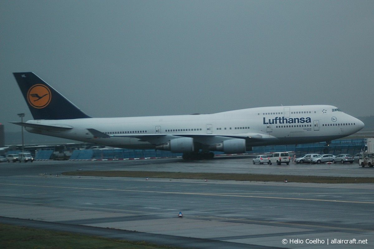 D-ABVL (26425) 1992 Boeing 747-430