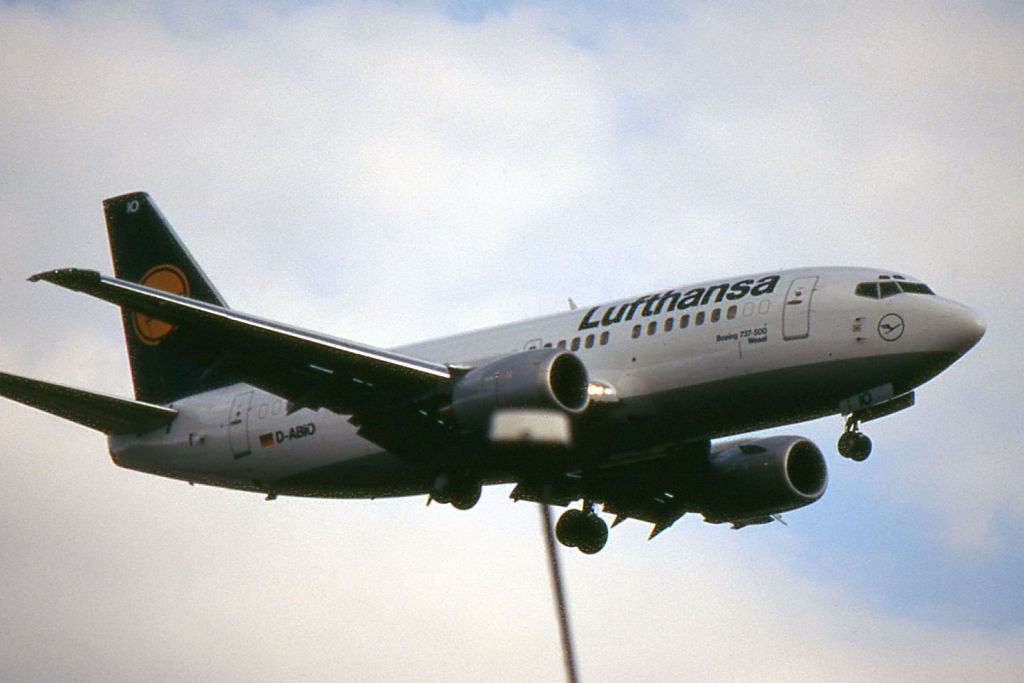 D-ABIO · Boeing 737-530 · (LHR / EGLL)